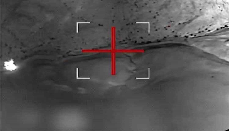 القوات المسلحة تستهدف مواقع حوثية في ذو باب والخوخة