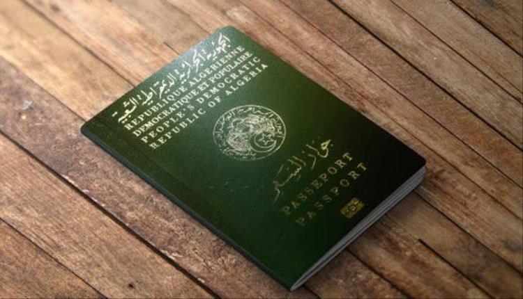الشرطة الجزائرية تطيح بشبكة تزور وثائق رسمية وتخدم مهاجرين غير نظاميين