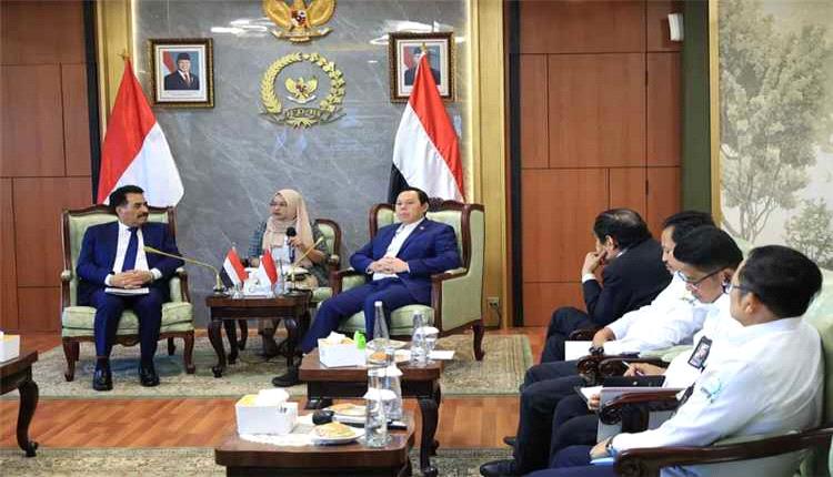سفير اليمن في إندونيسيا يبحث توسيع التعاون التعليمي والمنح للطلاب