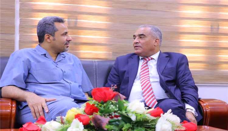 بحث دعم التعليم في لحج.. والسلطة المحلية تتعهد بتوفير الكتاب المدرسي