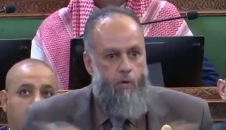 نائب سوري يثير جدلاً بتصريحات حول وجود المعلمين الرجال في المدارس