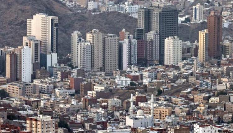 وزير الإعلام اليمني: استهداف مكة يكشف طبيعة الحوثيين
