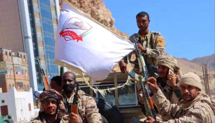 الجيش اليمني يشتبك مع الحوثيين غربي تعز.. ونزوح أكثر من 122 ألف شخص
