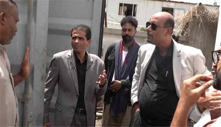 حريق يطال حاوية بمحطة المنورة في المكلا دون إصابات