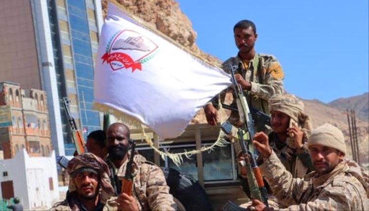الحوثيون يعلنون تشييع 73 من قتلاهم بينهم 25 ضابطاً