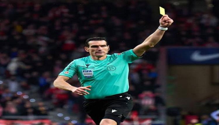 تقييم ضعيف لحكم مباراة برشلونة وإشبيلية