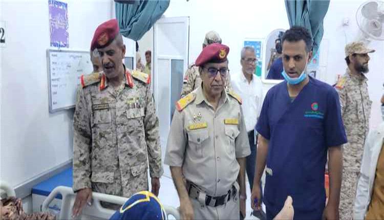 نائب المفتش العام يتابع أوضاع جرحى القوات المسلحة في مستشفى عبود بعدن