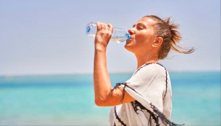 علمياً.. احتياج الجسم للسوائل يختلف من شخص لآخر