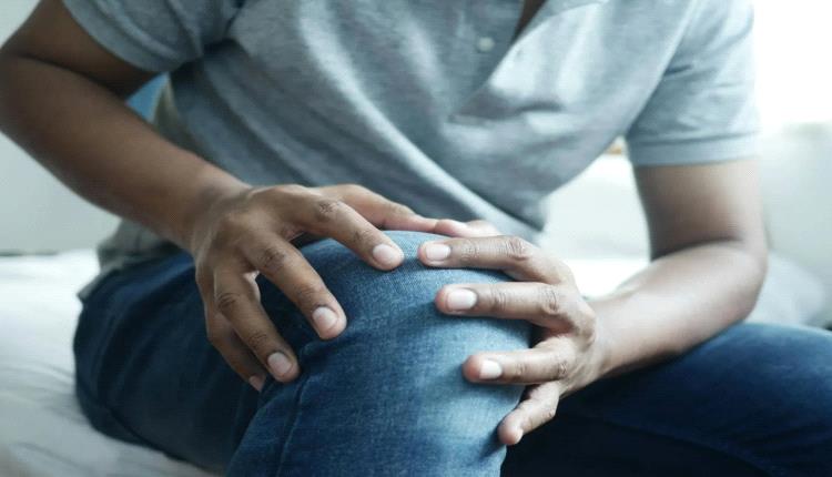 لماذا تزداد آلام المفاصل مع برودة الطقس؟