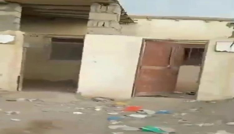 مليشيا الحوثي تخلي مدينة "مأواهم رحمة" السكنية الكويتية للنازحين بالخوخة وتنهب محتوياتها