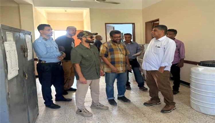 مدير عام صيرة يوجه بتوفير احتياجات ثانوية لطفي جعفر أمان وتأهيل ساحتها