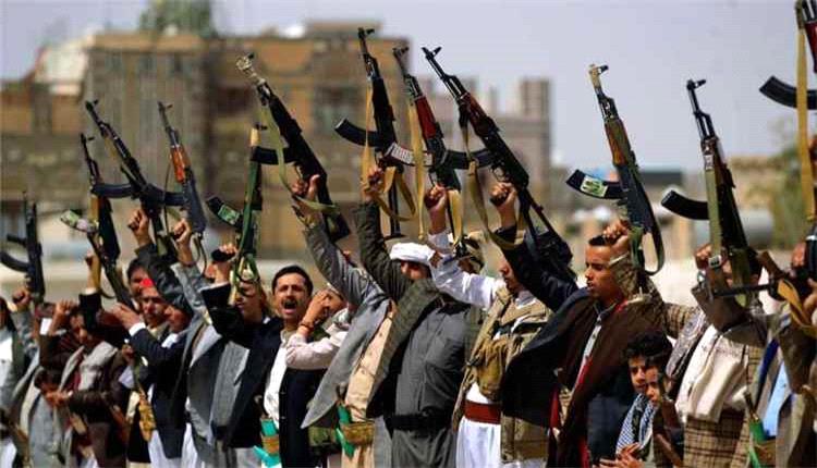 مقتل 4 مسافرين وإصابة 8 آخرين في حادث تقطّع مسلح بخط العبر