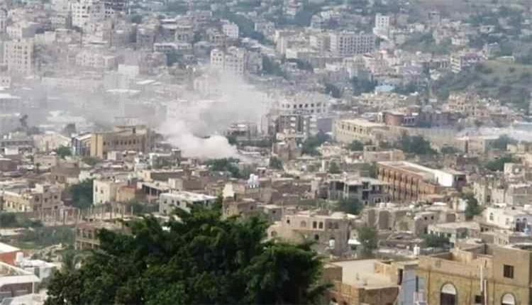 قصف صاروخي يطال مناطق سكنية في التربة بتعز