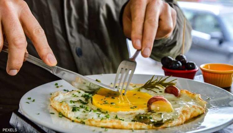 لزيادة البروتين.. خبراء يكشفون أفضل طريقة لتناول البيض