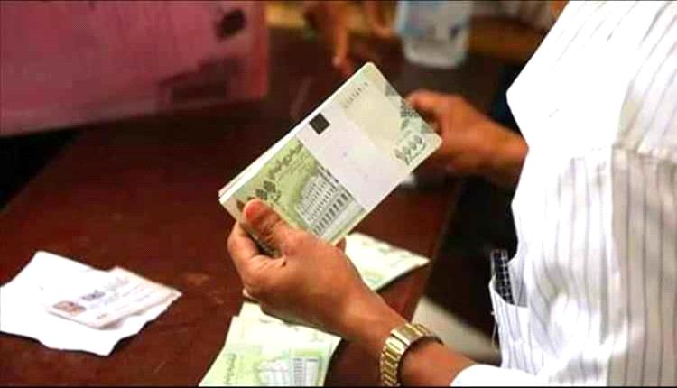بدء صرف رواتب العسكريين اليمنيين لشهر يوليو