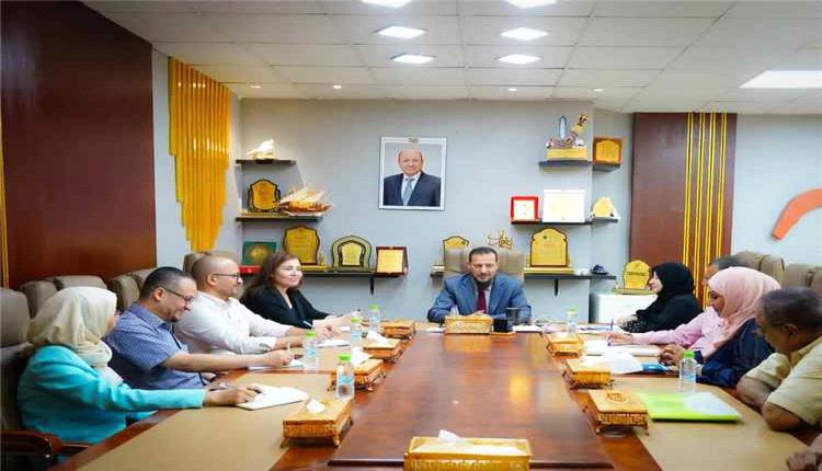 محافظ العاصمة عدن  يبحث مع وفد أممي تعزيز دعم وتمكين المرأة في العاصمة عدن