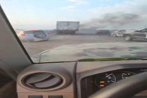 مليشيا الحوثي تستهدف قافلة مدنية تقل أسرًا نازحة على طريق عدن