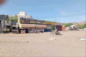 محافظ الضالع يعلن الطوارئ ويوجه بحملة أمنية بعد مقتل جنديين في حادثة تقطع