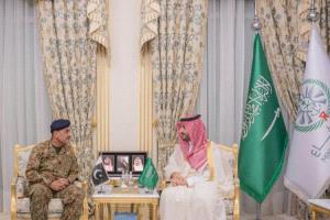 وزير الدفاع السعودي وقائد الجيش الباكستاني يبحثان التصعيد الحوثي واستهداف مكة