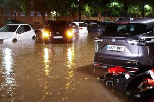 أمطار غزيرة وفيضانات تضرب إسبانيا