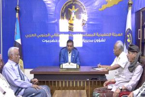 التميمي يلتقي قيادة حافة مدودة للألعاب الشعبية ويؤكد على أهمية حماية الموروث الحضرمي