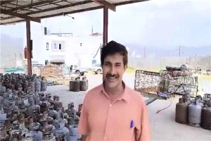 مدير عام يافع رُصُد يتفقد مصنع القارة للغاز المنزلي 