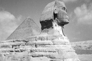 أبو الهول يواصل إثارة الجدل.. هل شيده الملك خفرع أم والده خوفو