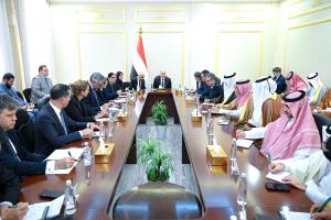 العليمي يضع المجتمع الدولي أمام مسؤولياته ويحمل الحوثيين تبعات التصعيد