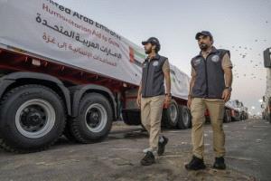 مساعدات إماراتية جديدة تدخل قطاع غزة عبر 57 شاحنة و9 صهاريج مياه