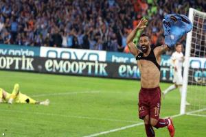 محمد صلاح يحطم 3 أرقام تاريخية بعد هاتريك غلطة سراي