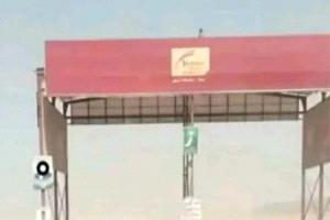 قبائل الجوف تستولي على أسلحة حوثية عقب فرار عناصر المليشيا من مواقعها
