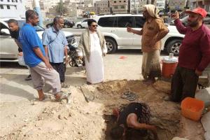 مدير اتصالات ساحل حضرموت يتفقد أعمال تطوير الشبكة في منطقة الهايبر بالمكلا