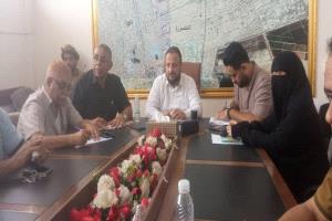 مدير عام المنصورة يمنح ملاك شبكات الإنترنت مهلة أسبوعين لاستكمال التراخيص