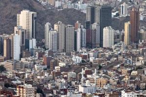 وزير الإعلام اليمني: استهداف مكة يكشف طبيعة الحوثيين
