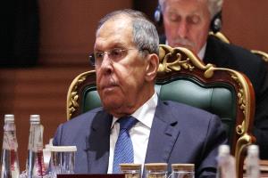 لافروف يدعو زيلينسكي لإجراء محادثات في موسكو